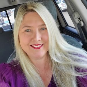 Meet your Posher, Crystal